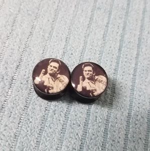 Johnny Cash Plugs